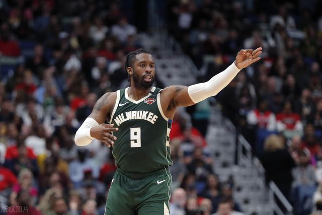 拜仁官方向巴黎道歉 球迷拉横幅未得到拜仁授权